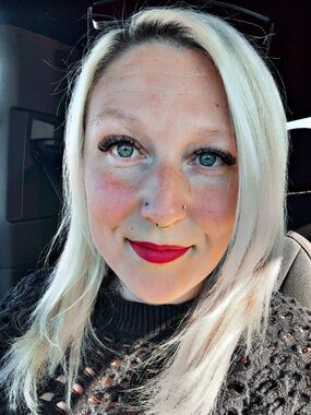 Meet your Posher, Jenn